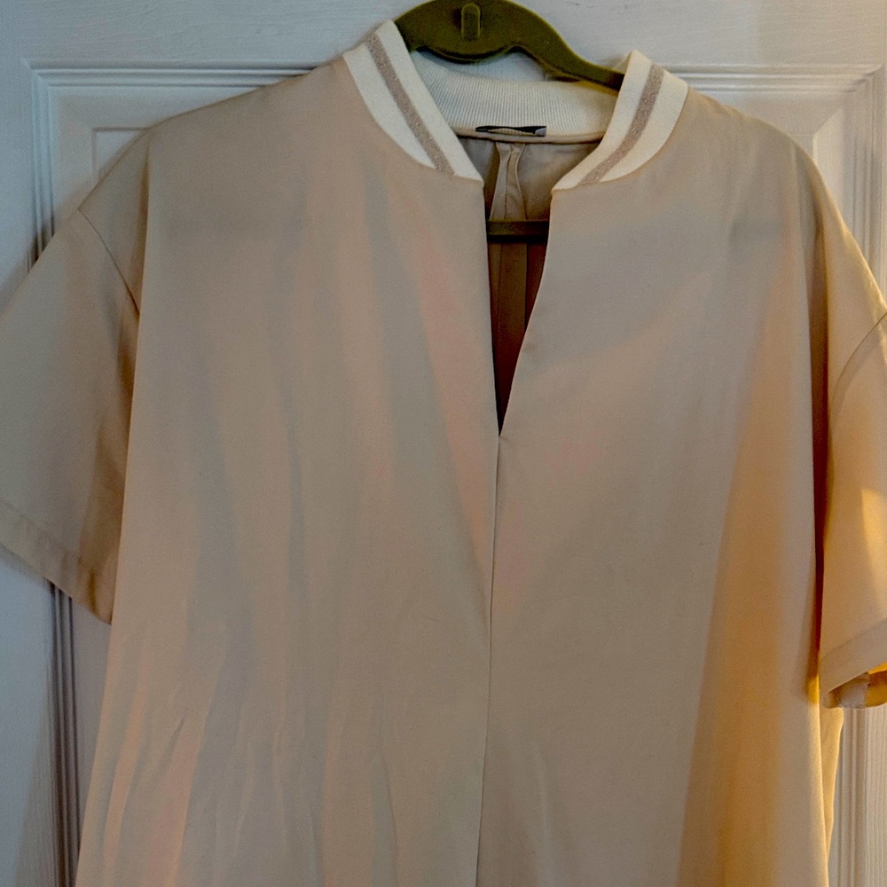 Elegant Beige Women's Dress
Peserico khaki short sleeve dress with pckts knee
